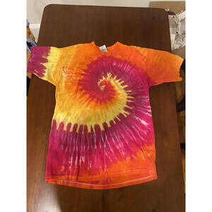 Tie-Dye Spiral Pattern T-Shirt